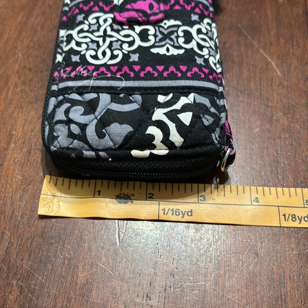 Vera Bradley - Canterberry Magenta Carry It All Wristelt - Picture 6 of 6